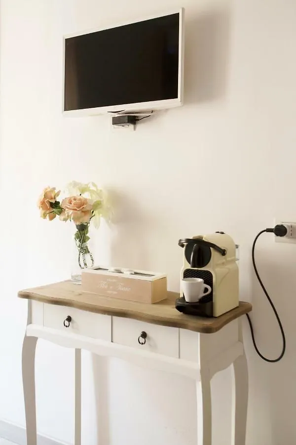 La Maison Romantique Naples Couette-café
